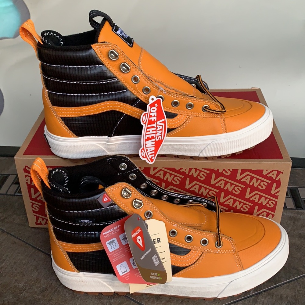 VANS WMNS SK8-HI MTE 2.0 DX APRICOT/BLACK Waterproof Sneakers - Picture 7 of 16